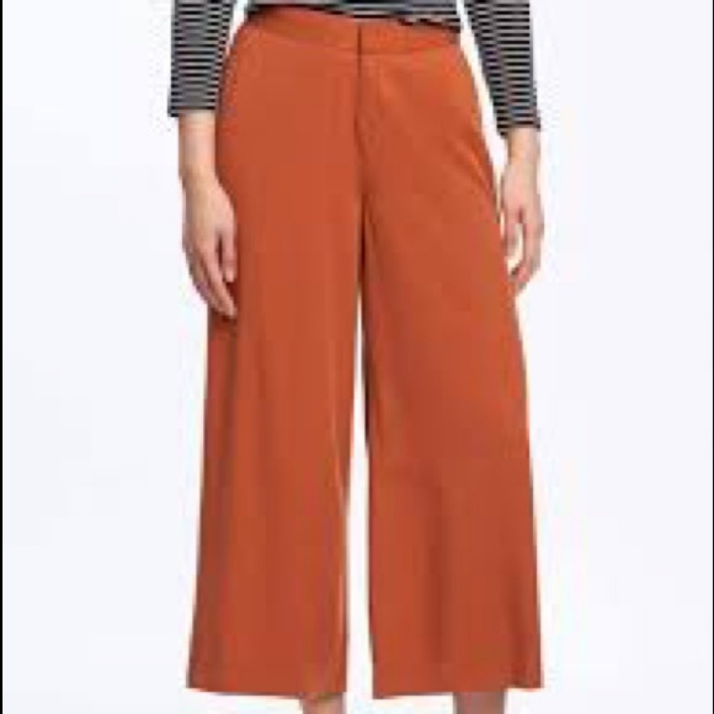 Old Navy Wide Leg Cropped Trouser Pant